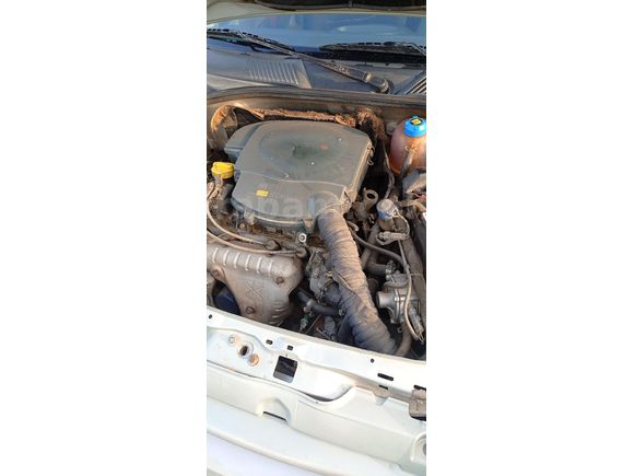 Sahibinden Renault Clio 1.4 RNA 2000 Model  204.000 km Gri