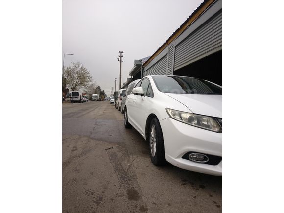 Sahibinden Honda Civic 1.6i VTEC Dream 2012 Model