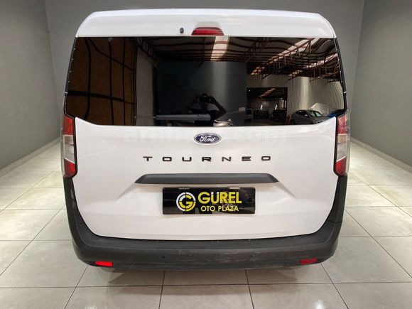 otomobil Ford Tourneo Courier 1.5 EcoBlue Deluxe