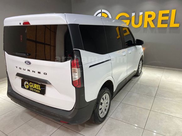 otomobil Ford Tourneo Courier 1.5 EcoBlue Deluxe