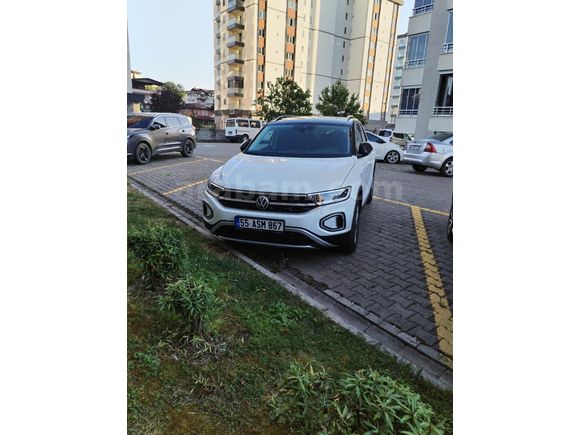 Sahibinden Volkswagen T-Roc 1.5 TSI Style 2025 Model 8.600 km Beyaz