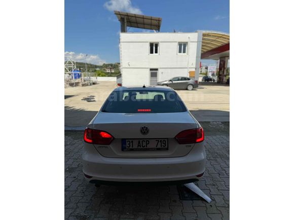 Sahibinden Volkswagen Jetta 1.6 TDi Comfortline 2013 Model  330.000 km Beyaz