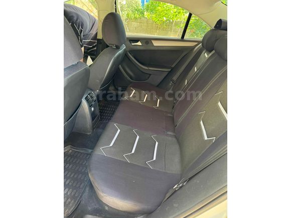 Sahibinden Volkswagen Jetta 1.6 TDi Comfortline 2013 Model  330.000 km Beyaz