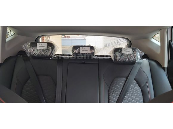 2025 Temmuz Çıkışlı / 7.400 KM / Hatasız-Boyasız-Tramersiz Seat Leon 1.5 Plug-In Hybrid
