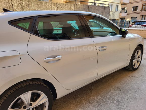 2025 Temmuz Çıkışlı / 7.400 KM / Hatasız-Boyasız-Tramersiz Seat Leon 1.5 Plug-In Hybrid