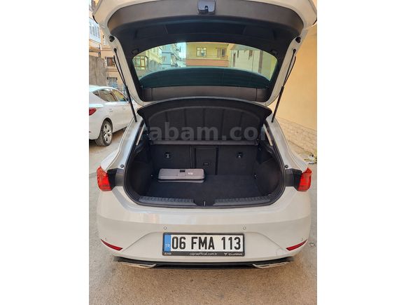 2025 Temmuz Çıkışlı / 7.400 KM / Hatasız-Boyasız-Tramersiz Seat Leon 1.5 Plug-In Hybrid
