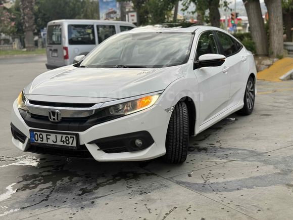 Hatasız ilk Sahibinden Honda Civic 1.6i VTEC Eco Elegance 2017 Model  180.000 km Beyaz