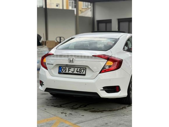 Hatasız ilk Sahibinden Honda Civic 1.6i VTEC Eco Elegance 2017 Model  180.000 km Beyaz