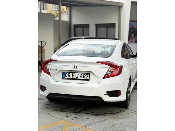 Hatasız ilk Sahibinden Honda Civic 1.6i VTEC Eco Elegance 2017 Model  180.000 km Beyaz