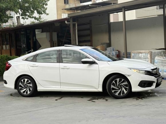 Hatasız ilk Sahibinden Honda Civic 1.6i VTEC Eco Elegance 2017 Model  180.000 km Beyaz