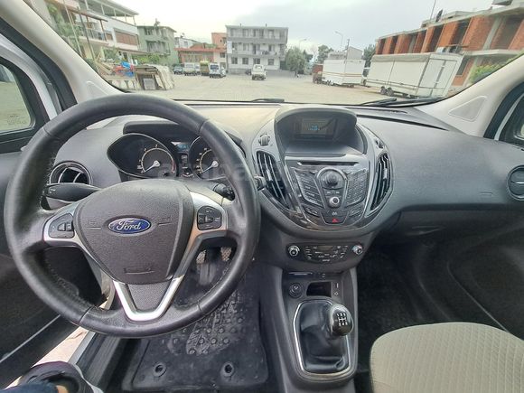 Sahibinden Ford Tourneo Courier 1.6 TDCi Titanium Plus 2016 Model İzmir 200.000 km Beyaz