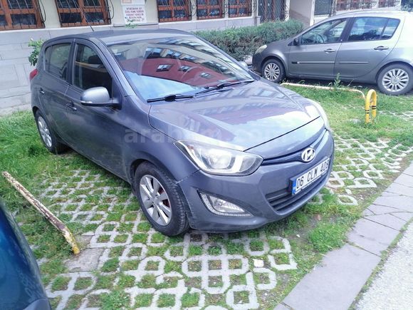 Sahibinden Hyundai i20 1.2 D-CVVT Sense 2014 Model  216.000 km Füme