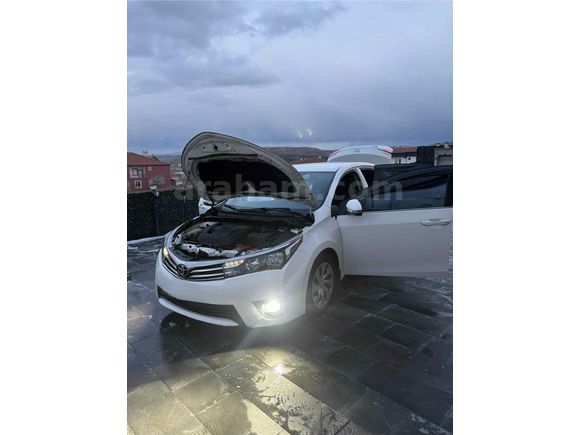 Sahibinden Toyota Corolla 1.4 D-4D  touch  2016 Model  291.000 km Beyaz