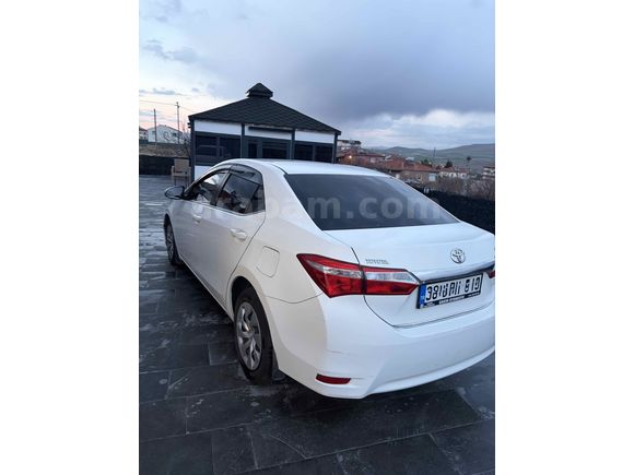 Sahibinden Toyota Corolla 1.4 D-4D  touch  2016 Model  291.000 km Beyaz