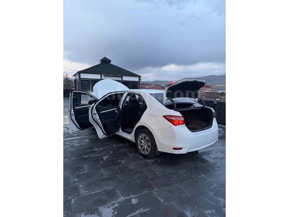 Sahibinden Toyota Corolla 1.4 D-4D  touch  2016 Model  291.000 km Beyaz