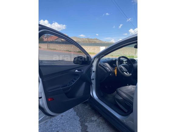 Sahibinden Ford Focus 1.6 Ti-VCT Trend X 2018 Model  97.000 km Gri (Gümüş)