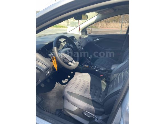 Sahibinden Ford Focus 1.6 Ti-VCT Trend X 2018 Model  97.000 km Gri (Gümüş)