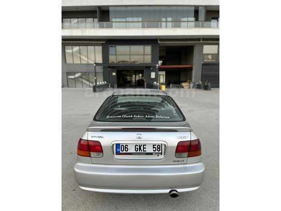  Honda Civic 1.6 i ES 2001 model