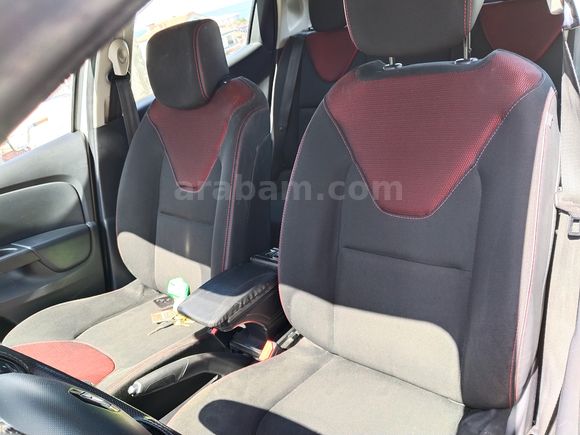 Acil Ekonomik Clio. 1 değişen 1 boya