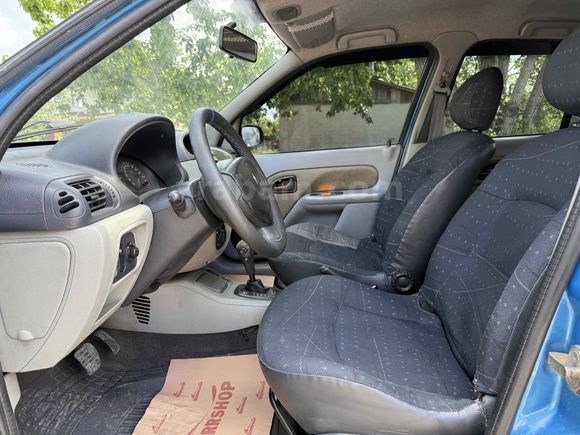 Galeriden Renault Clio 1.4 OTOMATİK VİTES 2003 Model Sakarya