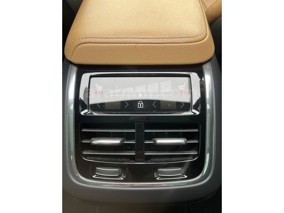 ERUL AUTO'DAN 2022 VOLVO XC60 2.0 B4 INSCRİPTİON ISITMA-SOĞUTMA TABA (%20 FATURALI) OtoSOR