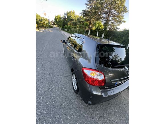 Sahibinden Temiz Sorunsuz Değişensiz Otomatik Dizel Auris