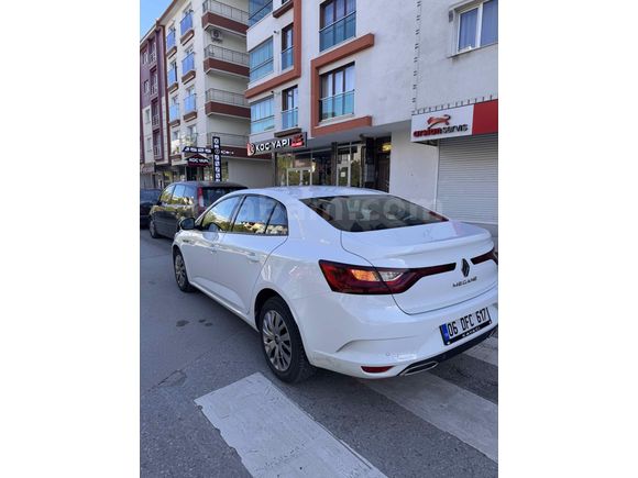 Sahibinden Renault Megane 1.3 TCe Joy 2022 Model 