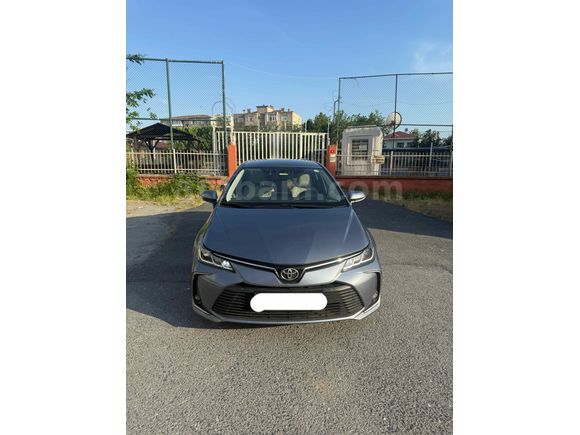Sahibinden Servis Bakımlı Toyota Corolla 1.5 Flame 2021 Model  78 Bin Km