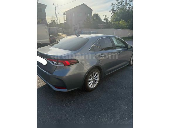 Sahibinden Servis Bakımlı Toyota Corolla 1.5 Flame 2021 Model  78 Bin Km