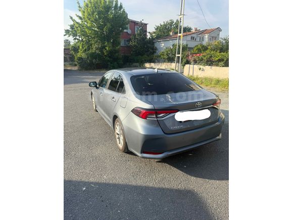 Sahibinden Servis Bakımlı Toyota Corolla 1.5 Flame 2021 Model  78 Bin Km