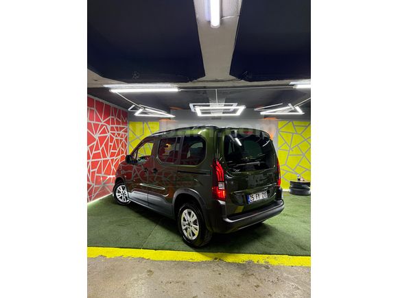 Sahibinden Peugeot Rifter 1.5 BlueHDI Allure 2025 Model 
