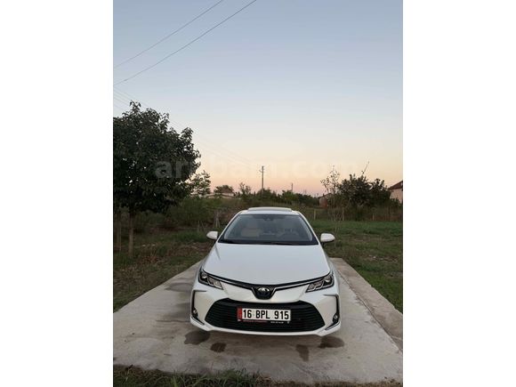 Sahibinden Toyota Corolla 1.8 Hybrid Flame X-Pack 2021 Model 