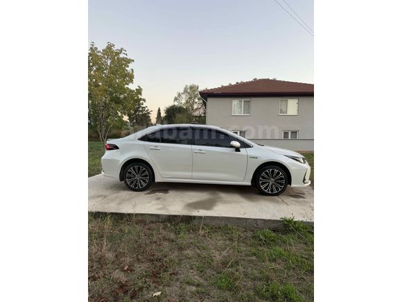 Sahibinden Toyota Corolla 1.8 Hybrid Flame X-Pack 2021 Model 