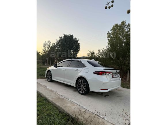 Sahibinden Toyota Corolla 1.8 Hybrid Flame X-Pack 2021 Model 