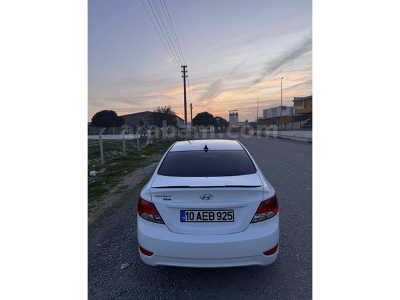 Sahibinden Hyundai Accent Blue 1.6 CRDI Mode 2014 Model 