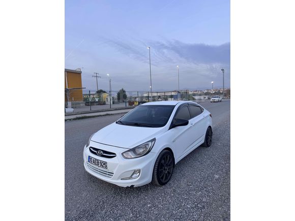 Sahibinden Hyundai Accent Blue 1.6 CRDI Mode 2014 Model 