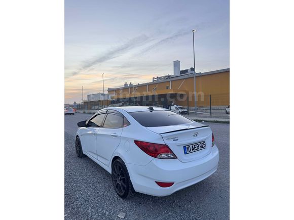 Sahibinden Hyundai Accent Blue 1.6 CRDI Mode 2014 Model 