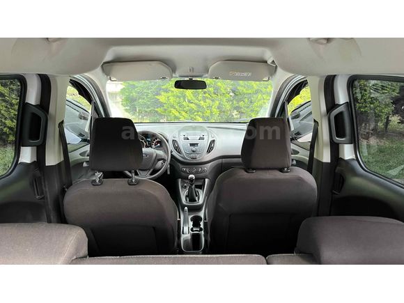 Sahibinden Ford Tourneo Courier 1.5 TDCi Trend 2015 Model  63.000 km Beyaz