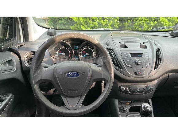 Sahibinden Ford Tourneo Courier 1.5 TDCi Trend 2015 Model  63.000 km Beyaz