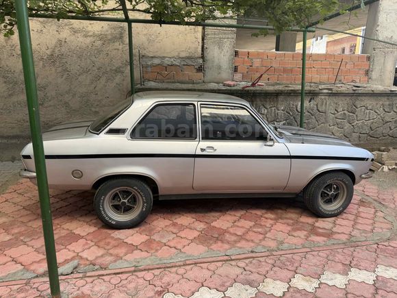 Kılasik severler için Opel Ascona  acil satılık