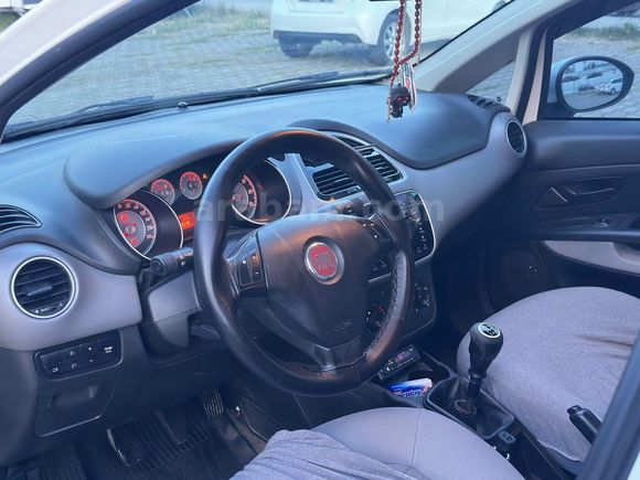 Sahibinden Fiat Linea 1.3 Multijet Easy 2012 Model  224.000 km Beyaz
