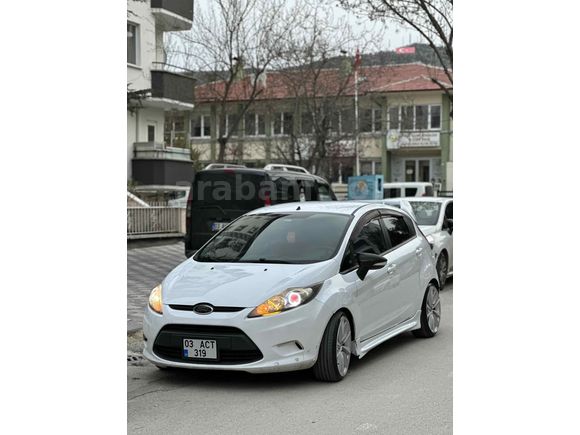 Sahibinden Ford Fiesta 1.4 TDCi Trend 2012 Model  226.000 km Beyaz