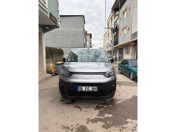 Acil Sahibinden Fiat Doblo Combi 1.5 BlueHDi Premio Plus 2024 Model 
81*** km de 
Tertemiz 