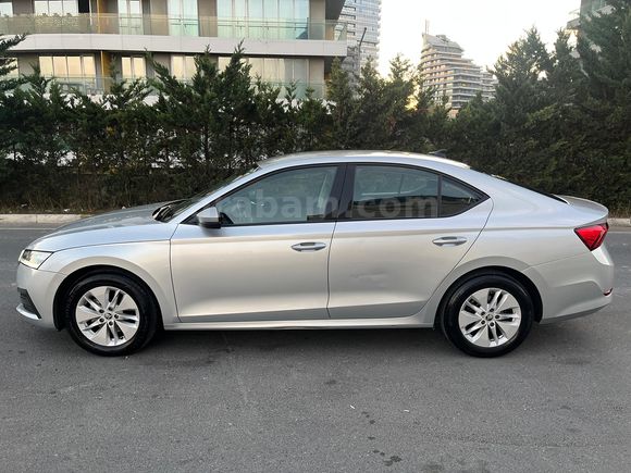 ERUL AUTO'DAN 2024 SKODA OCTAVİA 1.0 e-Tec HİBRİT ELİTE (%20 FATURALI) OtoSOR 24 AY SENET