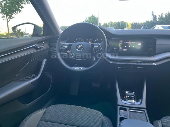 ERUL AUTO'DAN 2024 SKODA OCTAVİA 1.0 e-Tec HİBRİT ELİTE (%20 FATURALI) OtoSOR 24 AY SENET