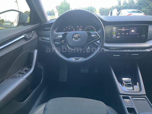 ERUL AUTO'DAN 2024 SKODA OCTAVİA 1.0 e-Tec HİBRİT ELİTE (%20 FATURALI) OtoSOR 24 AY SENET