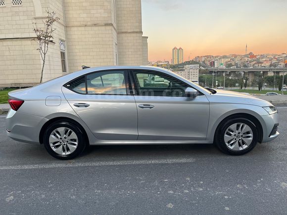 ERUL AUTO'DAN 2024 SKODA OCTAVİA 1.0 e-Tec HİBRİT ELİTE (%20 FATURALI) OtoSOR 24 AY SENET