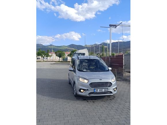 Sahibinden Ford Tourneo Courier 1.5 TDCi Titanium Plus 2020 Model