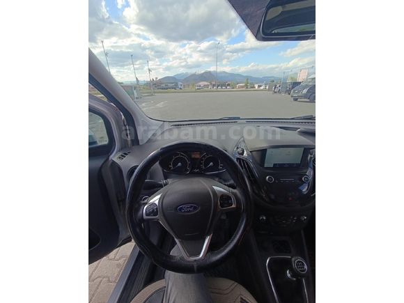 Sahibinden Ford Tourneo Courier 1.5 TDCi Titanium Plus 2020 Model