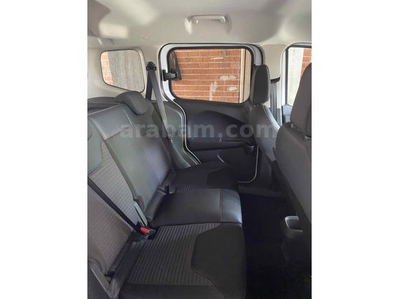 Sahibinden Ford Tourneo Courier 1.0 EcoBoost Titanium Plus 2023 Model Manisa